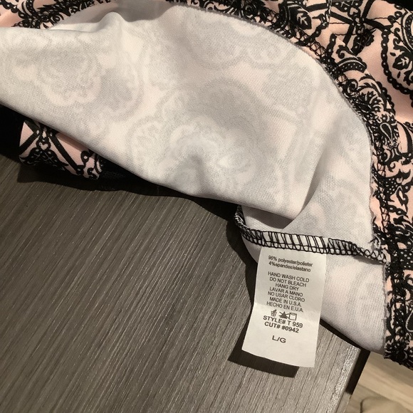 Cherry MellowDeep V back Blouse size L - Picture 5 of 7